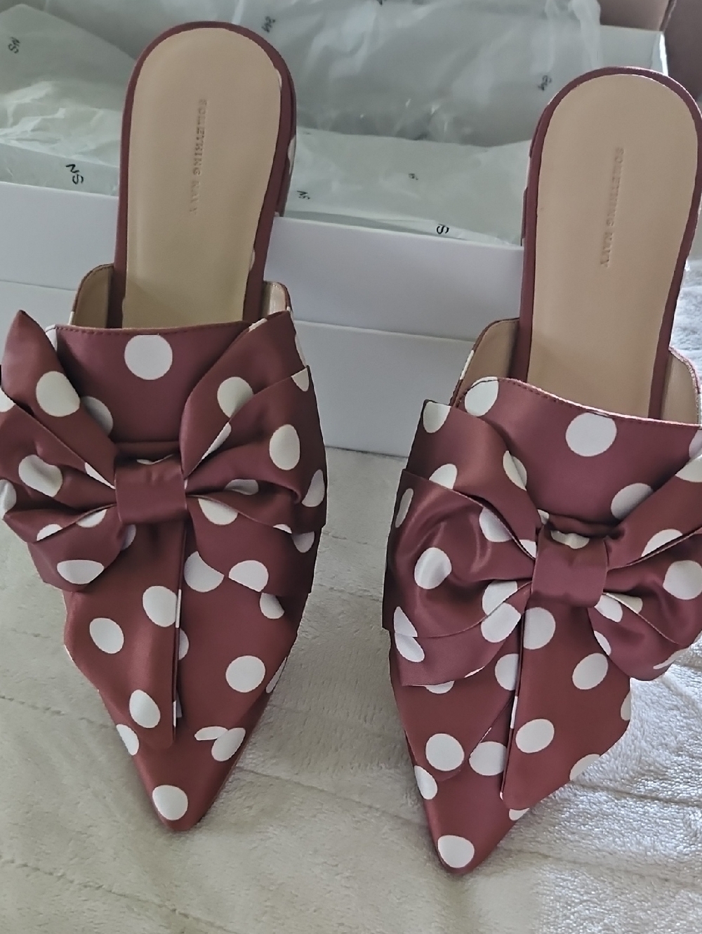 Women’s Polka Dot Bow Pointed Mules - Burgundy/White